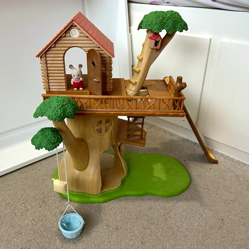 Sylvanian families treehouse - families,